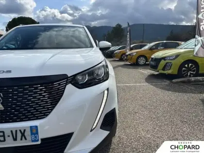 Photo 95 Peugeot 2008  PureTech 130 S&S EAT8