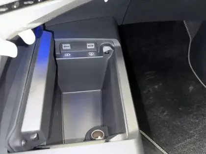 Photo 27 Peugeot 5008  Plug-in Hybrid 195 e-DCS7