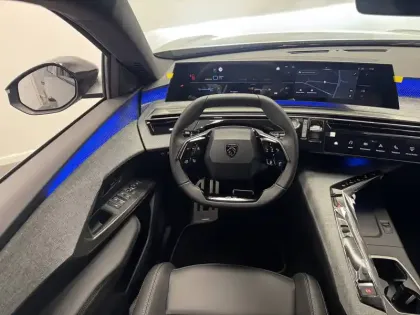 Photo 128 Peugeot 5008  Plug-in Hybrid 195 e-DCS7