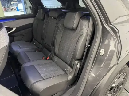 Photo 121 Peugeot 5008  Plug-in Hybrid 195 e-DCS7