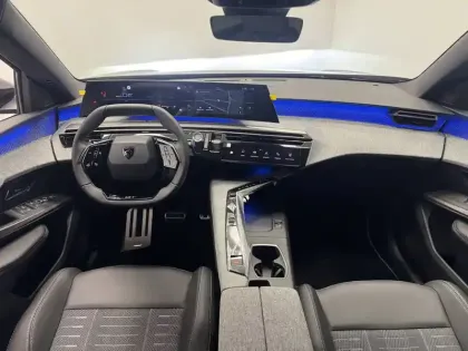 Photo 17 Peugeot 5008  Plug-in Hybrid 195 e-DCS7