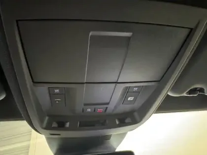 Photo 99 Peugeot 5008  Plug-in Hybrid 195 e-DCS7