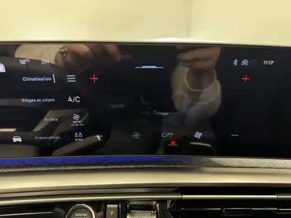 Photo 33 Peugeot 5008  Plug-in Hybrid 195 e-DCS7