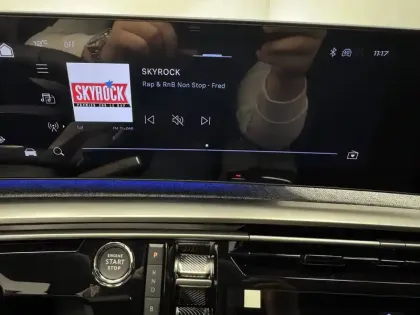 Photo 24 Peugeot 5008  Plug-in Hybrid 195 e-DCS7