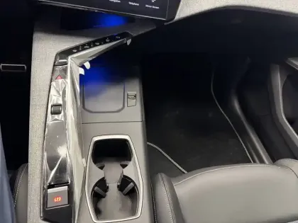 Photo 19 Peugeot 5008  Plug-in Hybrid 195 e-DCS7