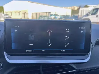 Photo 15 Peugeot 208  PureTech 100 S&S EAT8