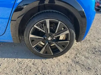 Photo 12 Peugeot 208  PureTech 100 S&S EAT8