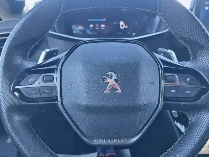 Photo 21 Peugeot 208  PureTech 100 S&S EAT8