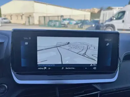 Photo 16 Peugeot 208  PureTech 100 S&S EAT8