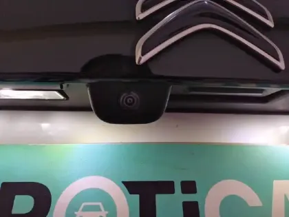 Photo 18 Citroën C4 e- 136 ch Automatique