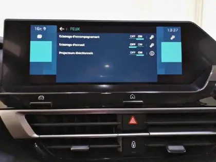 Photo 24 Citroën C4 e- 136 ch Automatique