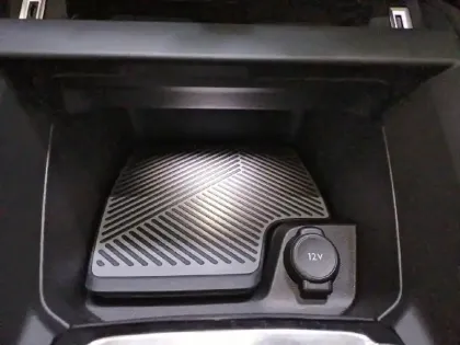 Photo 27 Citroën C4 e- 136 ch Automatique