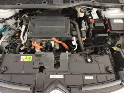 Photo 14 Citroën C4 e- 136 ch Automatique