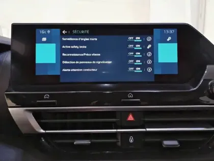 Photo 25 Citroën C4 e- 136 ch Automatique