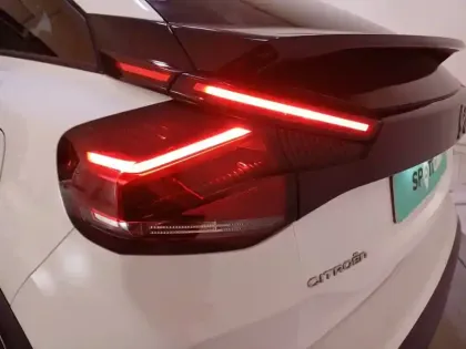 Photo 16 Citroën C4 e- 136 ch Automatique