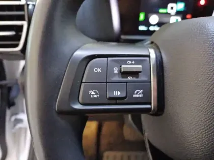 Photo 20 Citroën C4 e- 136 ch Automatique