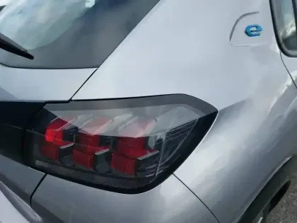 Photo 16 Peugeot 208  Electrique 50 kWh 136ch