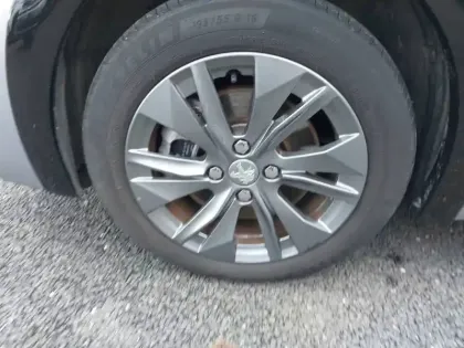 Photo 12 Peugeot 208  Electrique 50 kWh 136ch