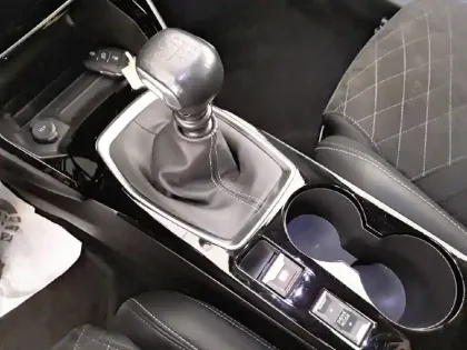 Photo 42 Peugeot 2008  PureTech 130 S&S BVM6