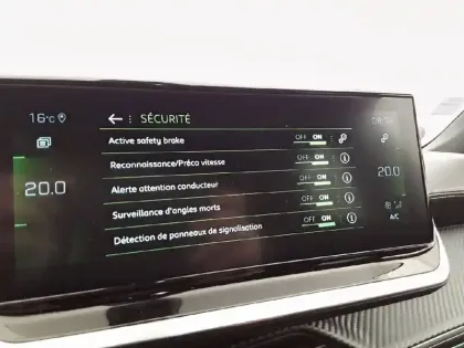 Photo 51 Peugeot 2008  PureTech 130 S&S BVM6