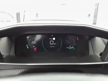 Photo 38 Peugeot 2008  PureTech 130 S&S BVM6