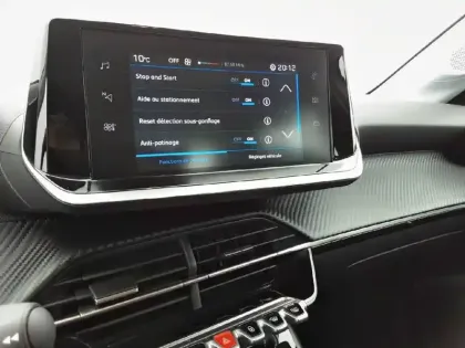 Photo 61 Peugeot 208  PureTech 75 S&S BVM5