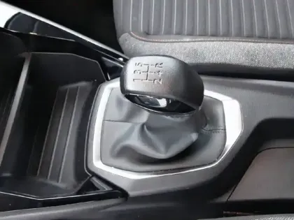 Photo 13 Peugeot 208  PureTech 75 S&S BVM5