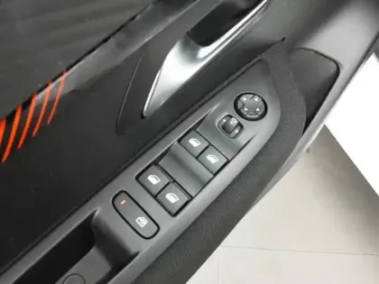 Photo 17 Peugeot 208  PureTech 75 S&S BVM5