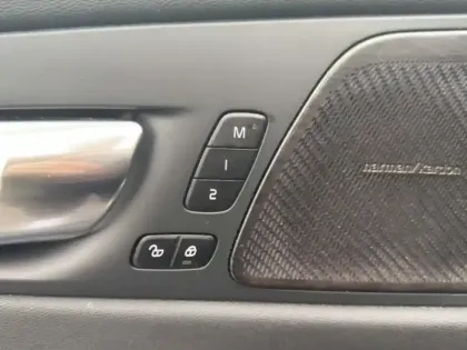 Photo 14 Volvo Xc60  T6 Recharge AWD 253 ch + 145 ch Geartronic 8