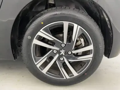 Photo 15 Peugeot 208  PureTech 100 S&S EAT8