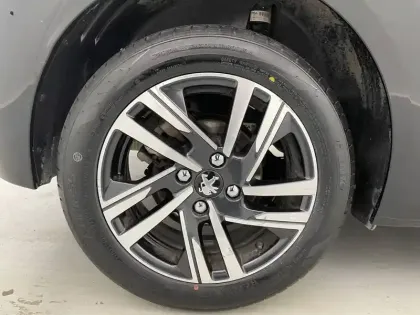 Photo 17 Peugeot 208  PureTech 100 S&S EAT8