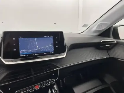 Photo 27 Peugeot 208  PureTech 100 S&S EAT8