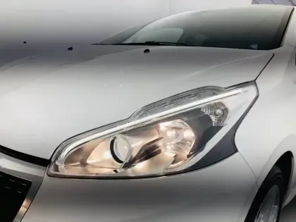 Photo 9 Peugeot 208  PureTech 82ch S&S BVM5