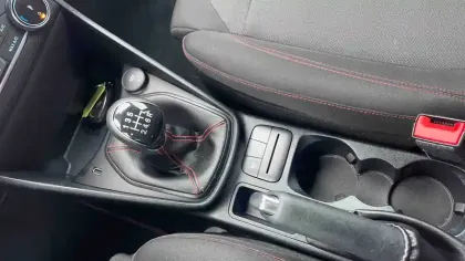 Photo 29 Ford Fiesta Gén. V Ph2 ST-Line 5