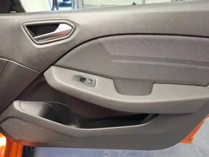 Photo 78 Renault Clio  E-Tech full hybrid 145 ch GSR2