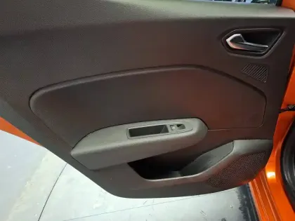 Photo 19 Renault Clio  E-Tech full hybrid 145 ch GSR2