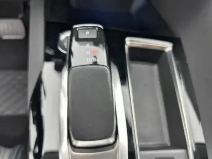 Photo 13 Peugeot 3008  Hybrid 225 e-EAT8