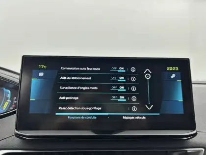 Photo 27 Peugeot 3008  Hybrid 225 e-EAT8