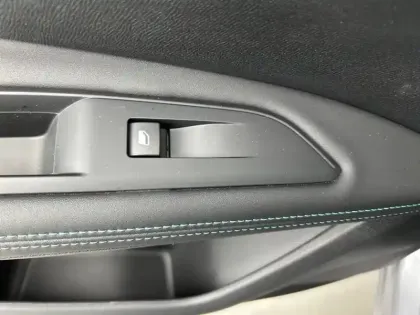 Photo 17 Peugeot 3008  Hybrid 225 e-EAT8