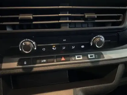 Photo 18 Peugeot Expert  FGN M DIESEL 120 CH MANUELLE