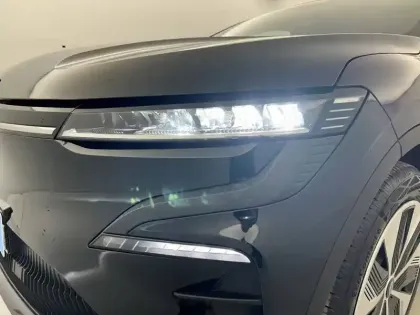 Photo 20 Renault Megane  E-Tech ER EV60 130ch optimum charge