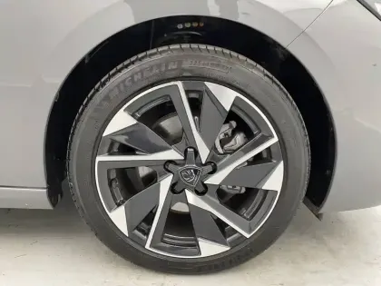 Photo 17 Peugeot 308  SW BlueHDi 130ch S&S EAT8