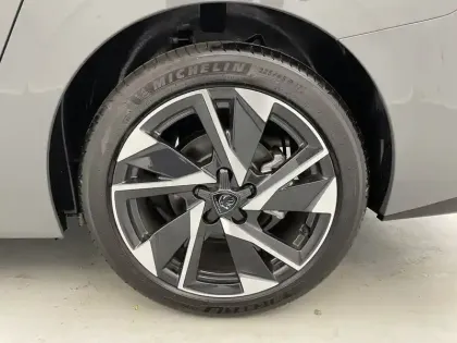 Photo 15 Peugeot 308  SW BlueHDi 130ch S&S EAT8