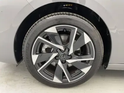 Photo 16 Peugeot 308  SW BlueHDi 130ch S&S EAT8