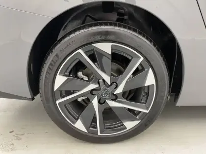 Photo 18 Peugeot 308  SW BlueHDi 130ch S&S EAT8