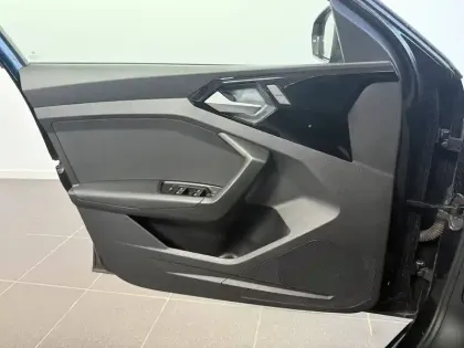 Photo 7 Audi A1  Sportback 30 TFSI 116 ch S tronic 7