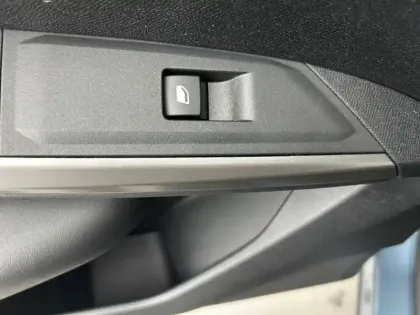 Photo 75 Peugeot 3008  Hybrid 136 e-DCS6