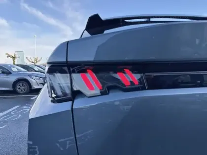 Photo 16 Peugeot 3008  Hybrid 136 e-DCS6