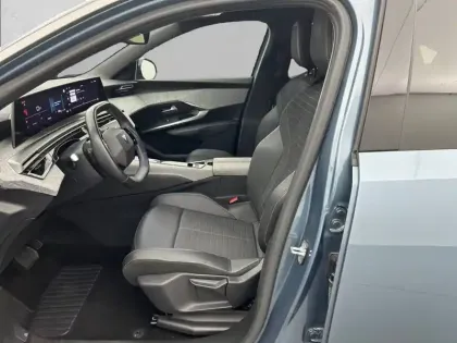 Photo 97 Peugeot 3008  Hybrid 136 e-DCS6