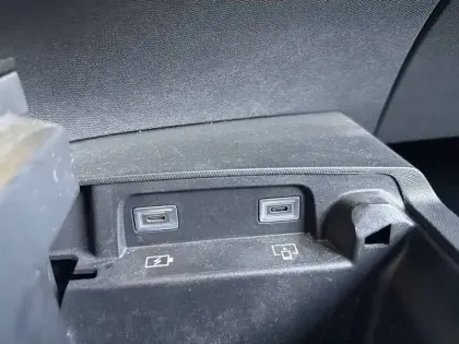 Photo 27 Peugeot 3008  Hybrid 136 e-DCS6